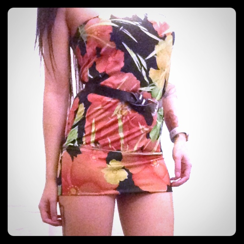 2010s - Tropical Floral Tube Top